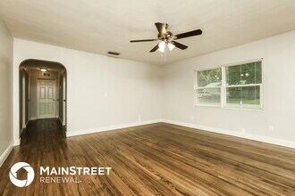 830 N Tuxedo Ave in DeLand, FL - Building Photo - Building Photo