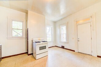 744 Proctor Wy in Pittsburgh, PA - Building Photo - Building Photo