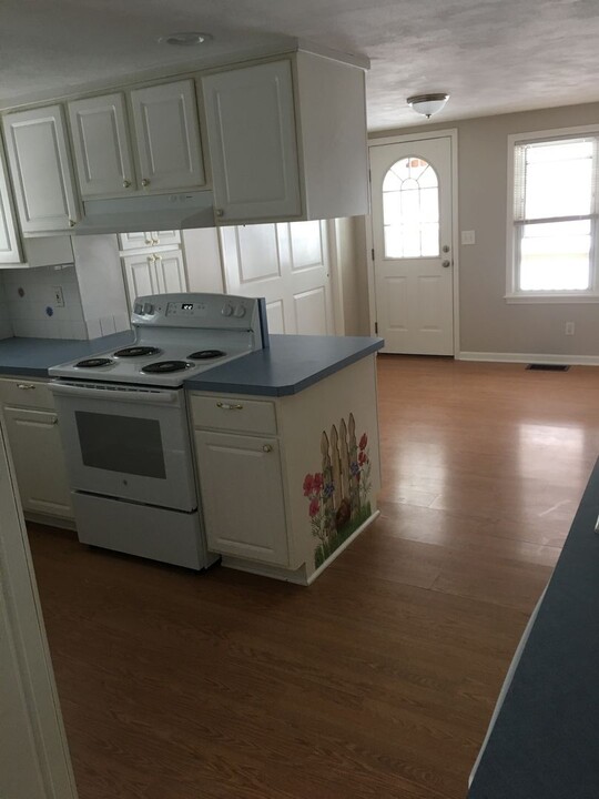 108 Sunnybrook Dr in North Syracuse, NY - Building Photo