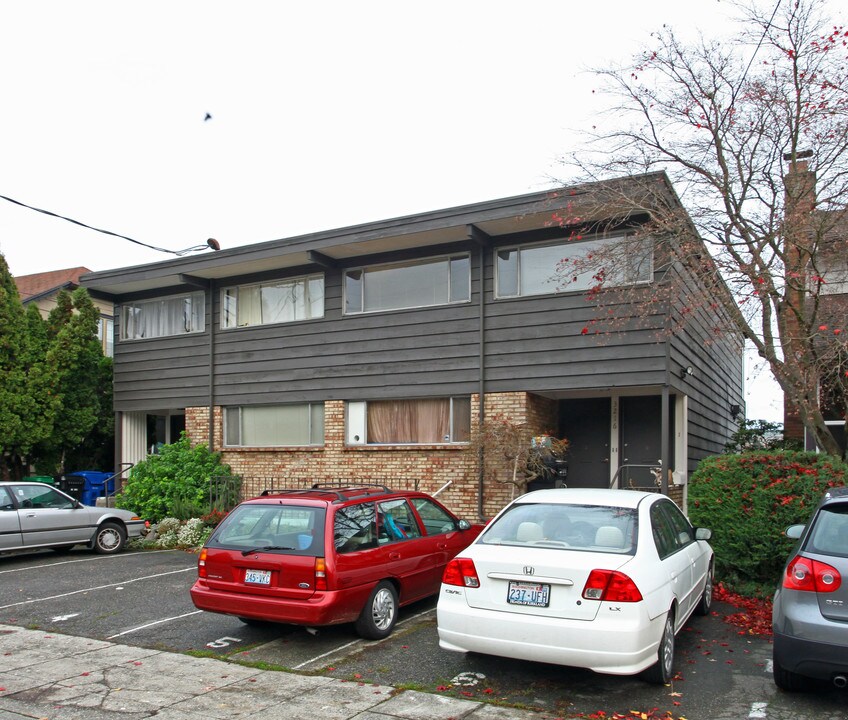 Portage Bay View Apartments in Seattle, WA - Building Photo