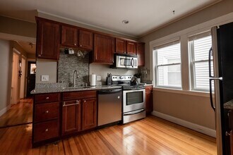 8 Hallam St in Boston, MA - Building Photo - Building Photo