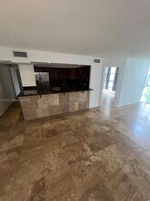 801 Three Islands Boulevard in Hallandale Beach, FL - Foto de edificio - Building Photo