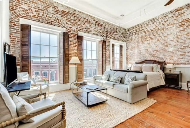 property at 2010 The Strand