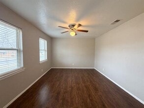 304 Clary Dr in Mesquite, TX - Building Photo - Building Photo