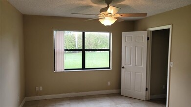 7160 NW 179th St in Hialeah, FL - Building Photo - Building Photo