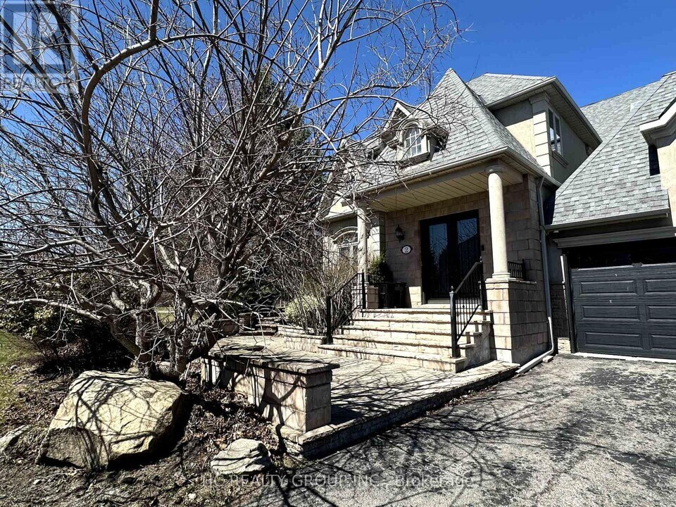2 Sanibel Crescent in Vaughan, ON - Building Photo