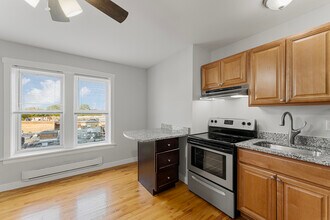 7450 N Greenview Ave in Chicago, IL - Building Photo - Building Photo