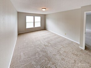 5622 N Peppereel Way in McCordsville, IN - Building Photo - Building Photo