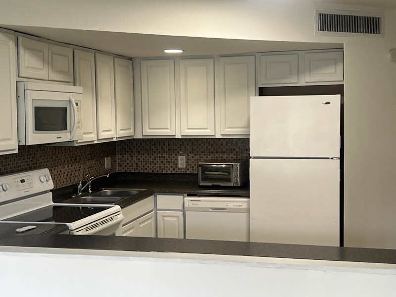 41 Deer Creek Rd in Deerfield Beach, FL - Building Photo