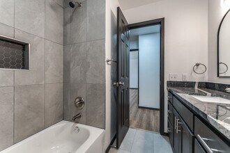 321 NW 84th St in Oklahoma City, OK - Building Photo - Building Photo