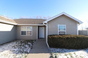 1637 14th St Pl in Junction City, KS - Building Photo