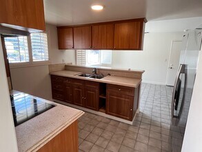 3187 Calle Quebracho in Thousand Oaks, CA - Building Photo - Building Photo