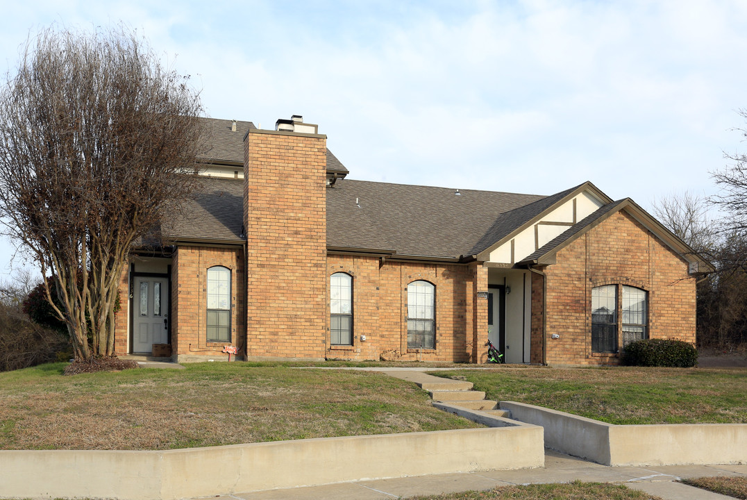 Lakeview Townhomes in Rowlett, TX - Foto de edificio