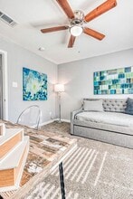 Residences at White Rock Lake in Dallas, TX - Foto de edificio - Building Photo