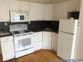 437 Cambridge St in Boston, MA - Building Photo