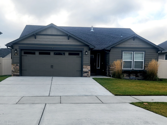 property at 592 W Brundage Way