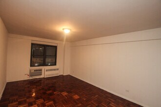 157e E 57th St in New York, NY - Building Photo - Building Photo