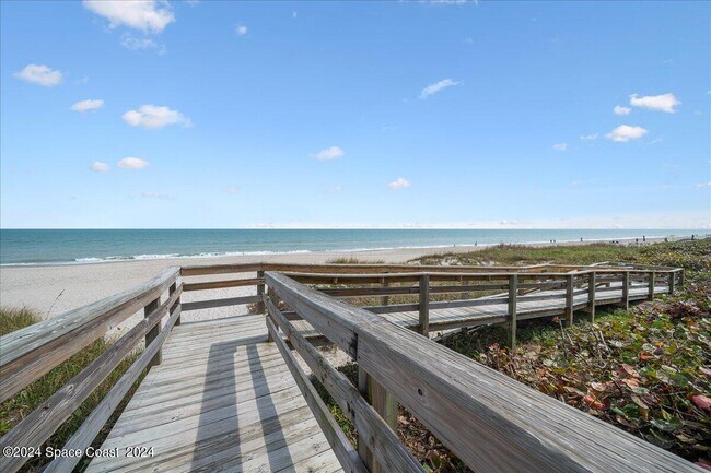 601 N Miramar Ave in Indialantic, FL - Building Photo - Building Photo