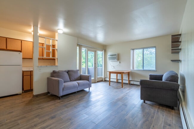 323 Packard St in Ann Arbor, MI - Building Photo - Interior Photo