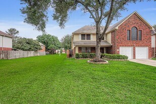 2126 Highland Bay Ct in Katy, TX - Building Photo