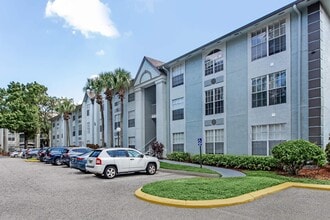 Essex Place Luxury Apartments in Tampa, FL - Foto de edificio - Building Photo