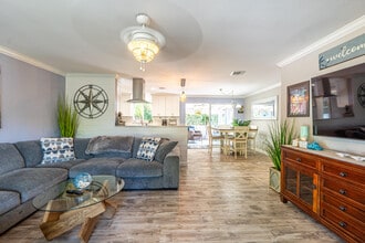 400 Pittsburgh Dr in Jupiter, FL - Building Photo - Building Photo