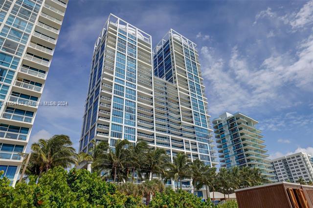 6799 Collins Ave, Unit 411 in Miami, FL - Building Photo