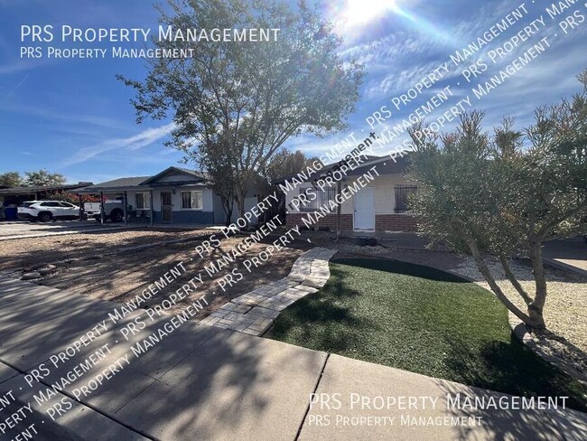 899 E Erie St in Chandler, AZ - Building Photo - Building Photo