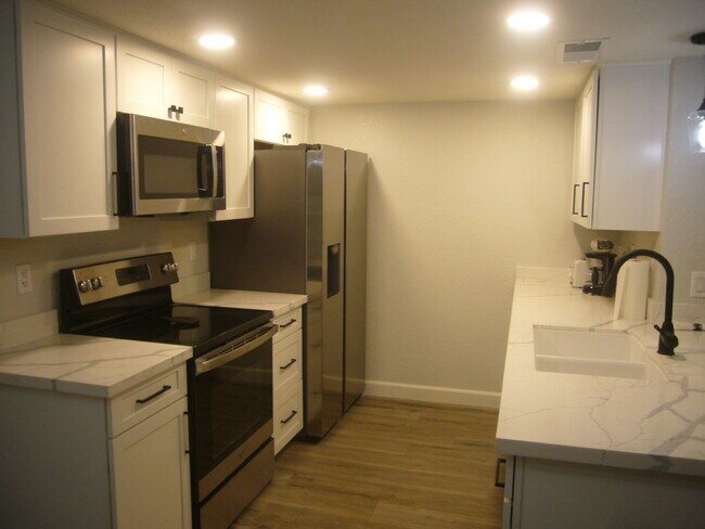 2146 W Isabella Ave in Mesa, AZ - Building Photo - Building Photo