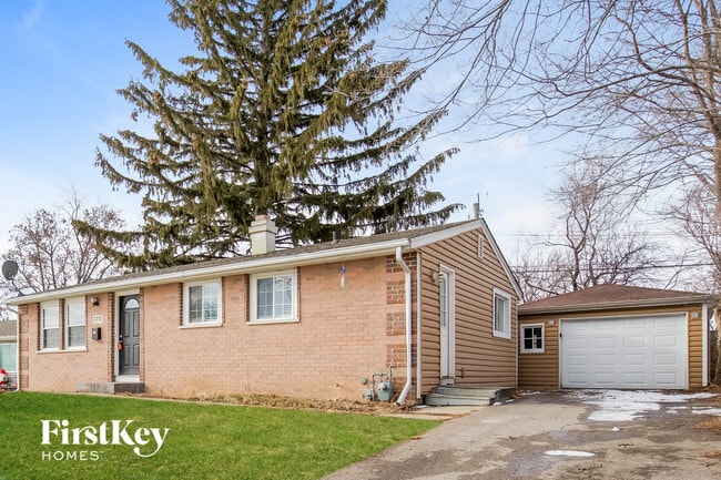 728 Jackson Ave in Carpentersville, IL - Building Photo - Building Photo