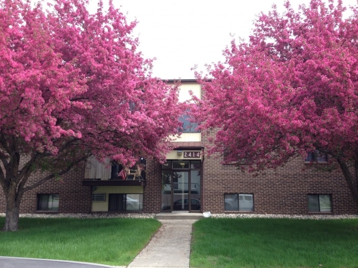 Foxdale Apartments in Fargo, ND - Building Photo