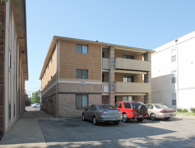 83-87 W 10th Ave in Columbus, OH - Foto de edificio - Building Photo