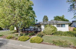 950 Pecan Pl in Davis, CA - Building Photo