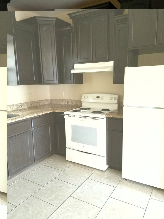 7606 Rocio Dr, Unit 8 in Laredo, TX - Building Photo - Building Photo