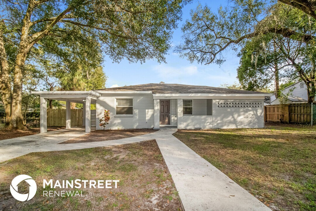 6813 N 14th St in Tampa, FL - Building Photo