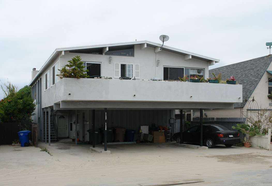 1125-1127 Montauk Ln in Ventura, CA - Building Photo