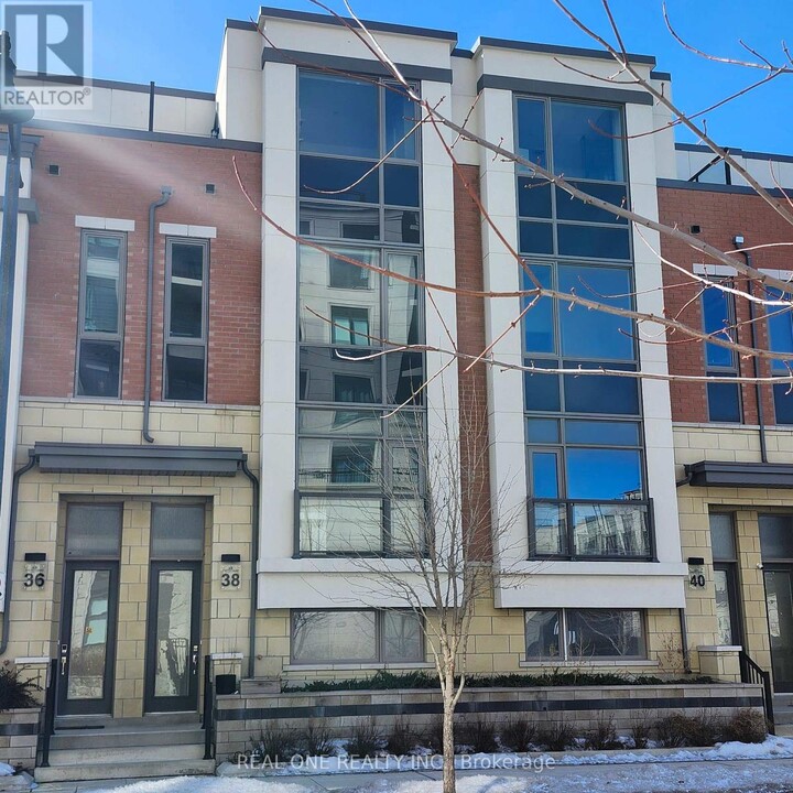 38 William Saville St. in Markham, ON - Building Photo