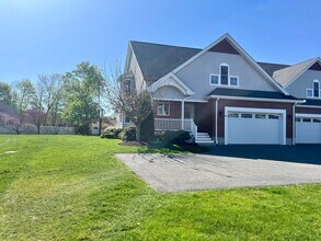 6a Shea Ln in Foxboro, MA - Building Photo - Building Photo