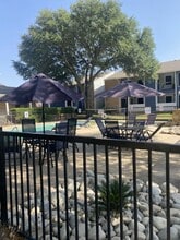 West Wind Apartments in Fort Worth, TX - Foto de edificio - Building Photo