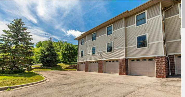 2812 Pleasant View Rd, Unit 102 in Middleton, WI - Foto de edificio