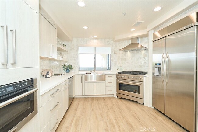 1465 Warner Ave in Huntington Beach, CA - Building Photo - Building Photo