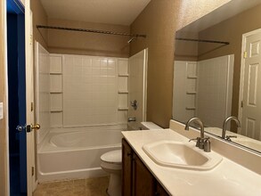 916 E Bob Barney Ct in North Las Vegas, NV - Building Photo - Building Photo