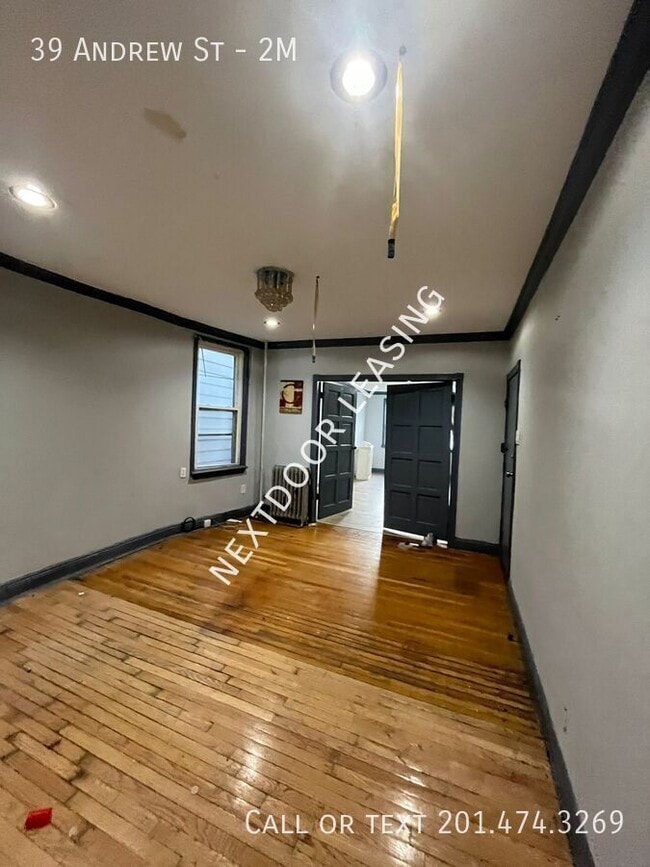 39 Andrew St in Bayonne, NJ - Foto de edificio - Building Photo