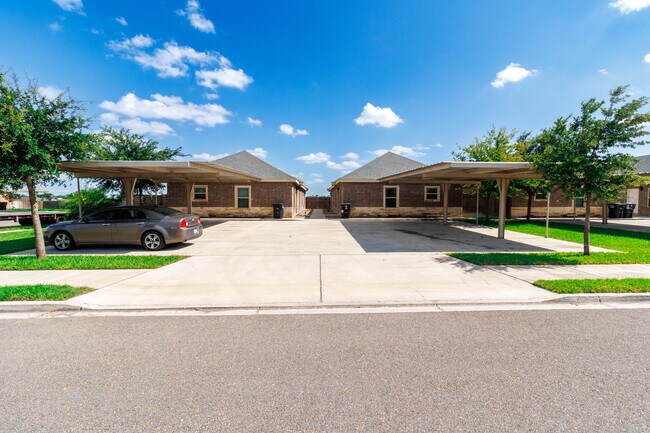 property at 2804 E Garfield Ave