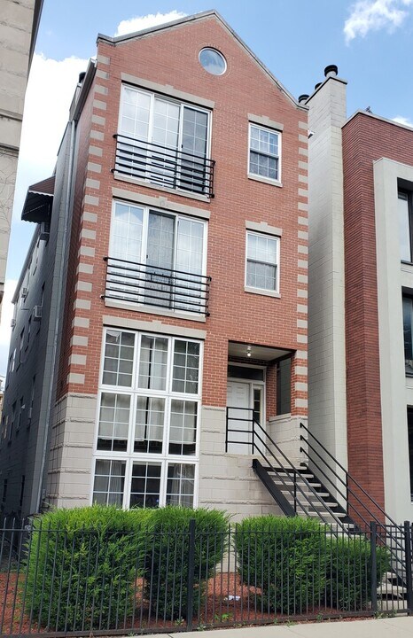 2554 W Walton St in Chicago, IL - Building Photo