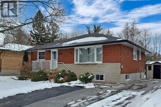 410 Harris St in Whitby, ON - Building Photo - Building Photo