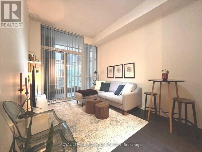 8-218 Mercer St in Toronto, ON - Building Photo - Building Photo