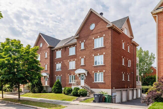 1620 Alexis-Nihon Boul in St. Laurent, QC - Building Photo - Building Photo