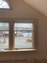 374 Main St, Unit 2 in Gloucester, MA - Foto de edificio - Building Photo