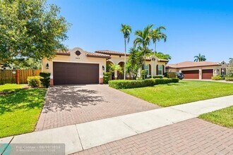 6412 SW 55th Pl in Davie, FL - Building Photo - Building Photo